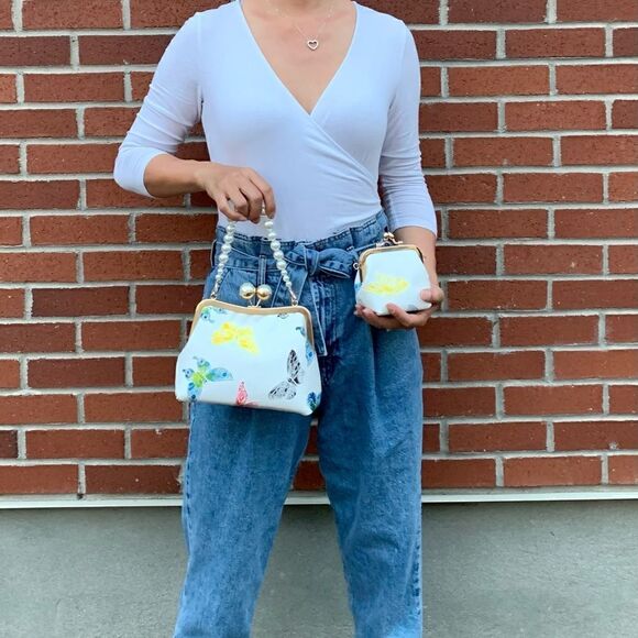 Handmade Genuine Leather Butterfly Embossed Kisslock Clutch with Small Purse Set - Picture 2 of 16